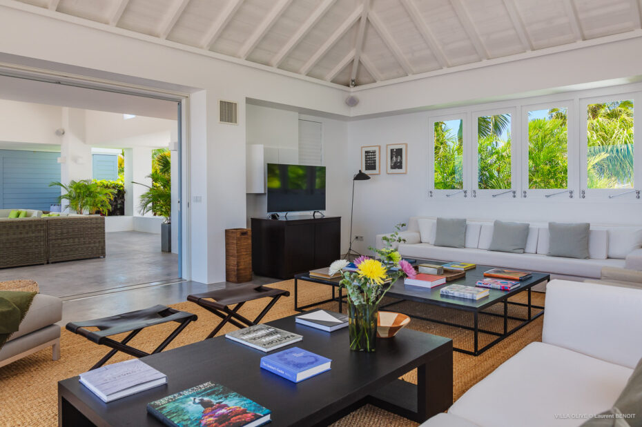 Villa Olive living space with seamless indoor-outdoor flow